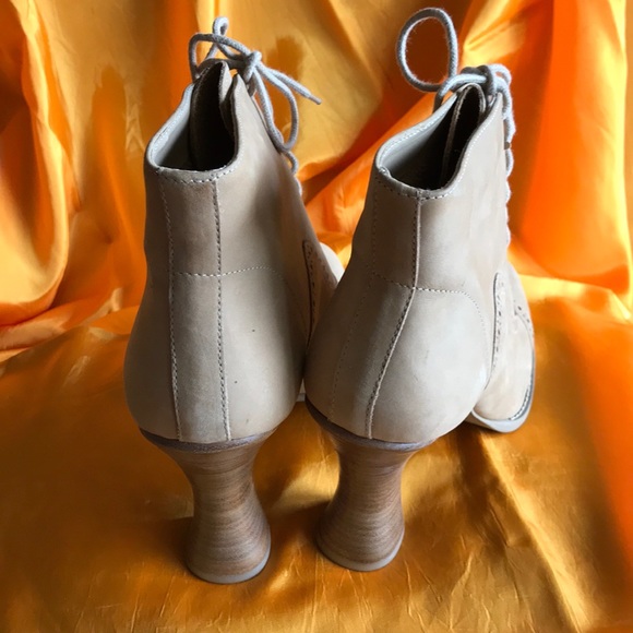 SOLD💰Vintage Oxford Wingtip Leather Ankle Boot - Picture 4 of 8